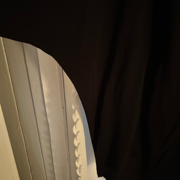 Shannon Passero -Large black top wide fit stylish - dress up or casual- - Picture 2 of 7